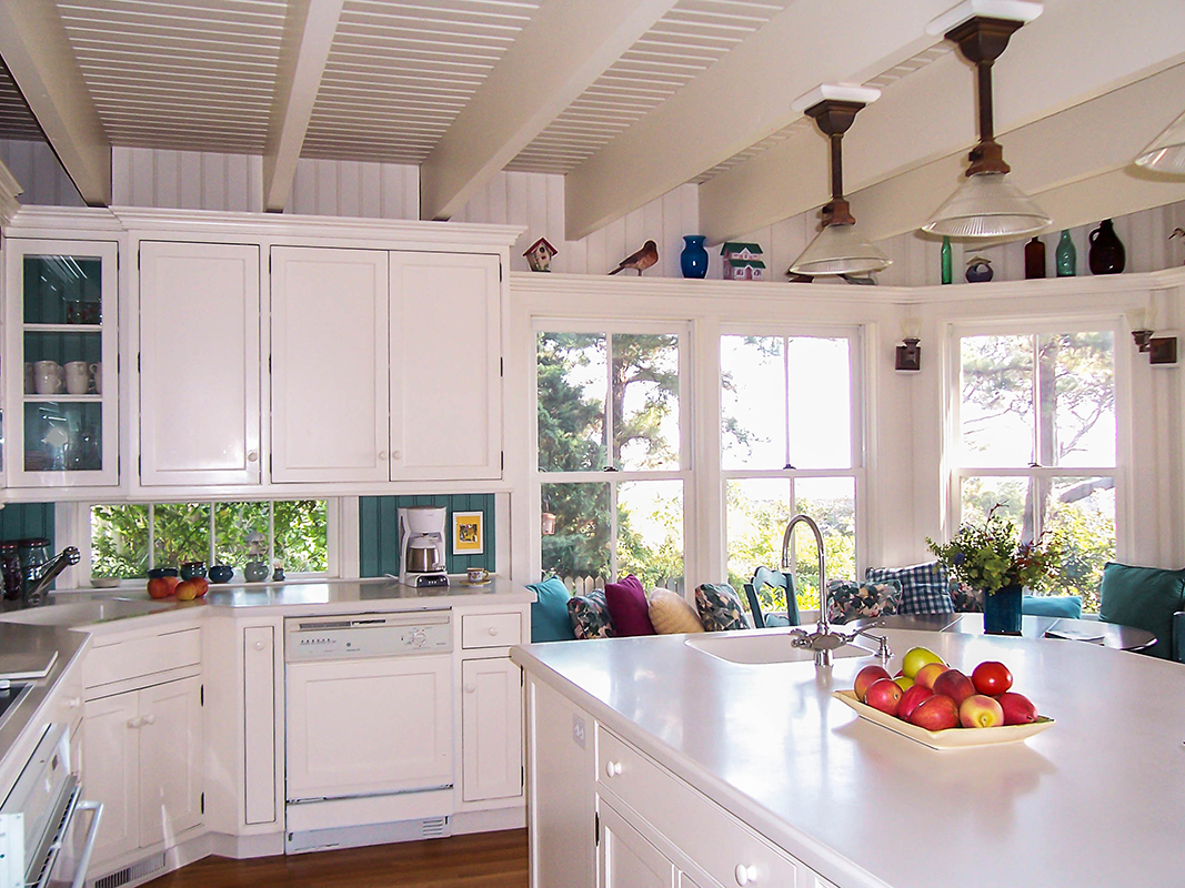 cheery Marthas Vineyard kitchen by designs for living vt